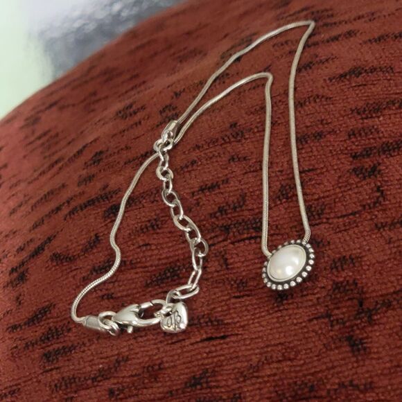 Brighton Pearl Pendant Snak Chain Necklace Silver Plated Elegant Luxury Gift 18" - Picture 2 of 9